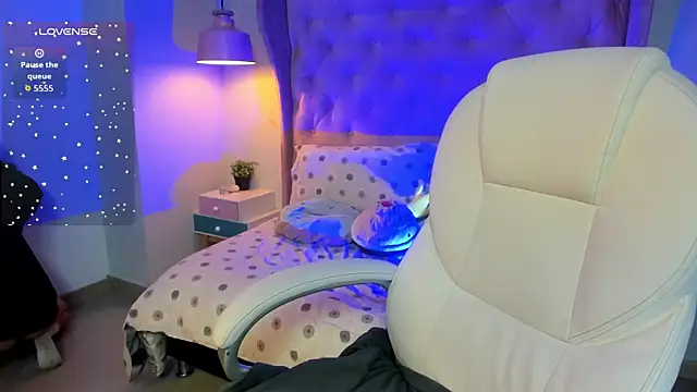  Sophie  miller online show from February 5, 8:02 pm