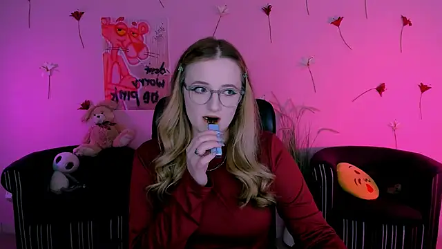 luna berryy online show from June 2, 6:54 pm