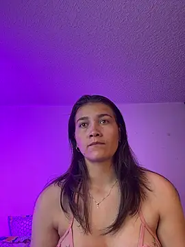 aurora divine online show from March 31, 7:03 pm