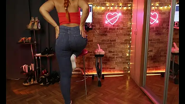Snapshot of JosephinaBlack chatting on August 5, 2:25 am JosephinaBlack online show from August 5, 2:25 am