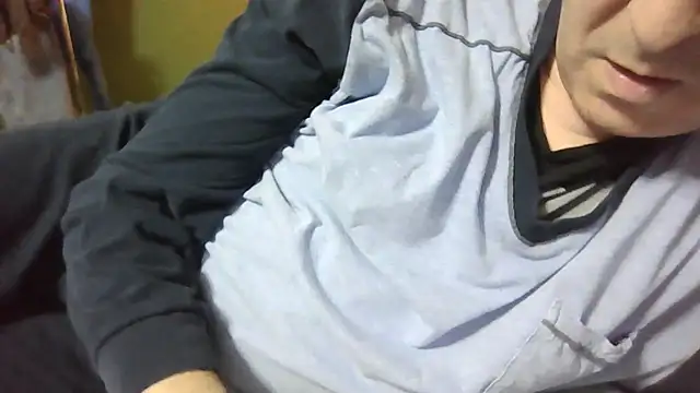 brtbrlss online show from November 15, 6:04 pm