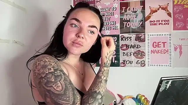 yorkshiregal online show from May 7, 8:42 am