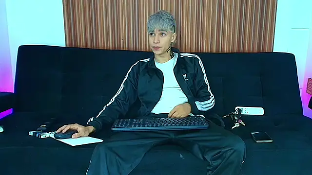 Zacktk7 online show from March 7, 8:00 pm