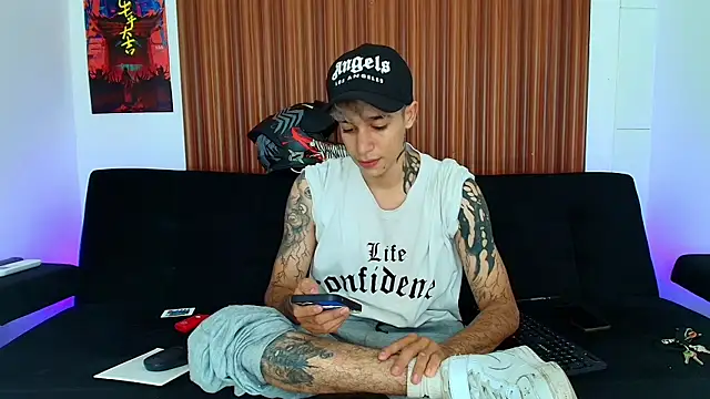 Zacktk7 online show from March 15, 7:05 pm