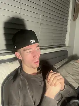 MikesWood21 online show from December 20, 4:09 am