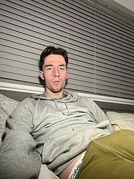 MikesWood21 online show from February 27, 12:32 am