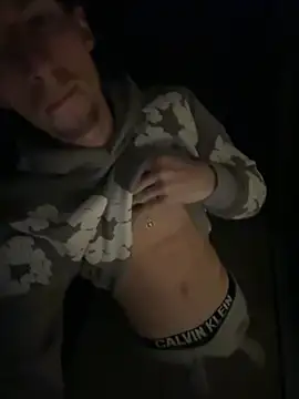 MikesWood21 online show from October 4, 11:25 pm