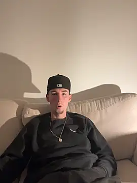 MikesWood21 online show from October 7, 12:52 am