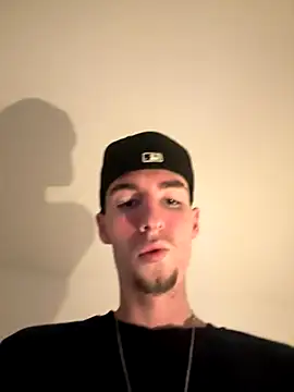 MikesWood21 online show from October 19, 11:16 pm