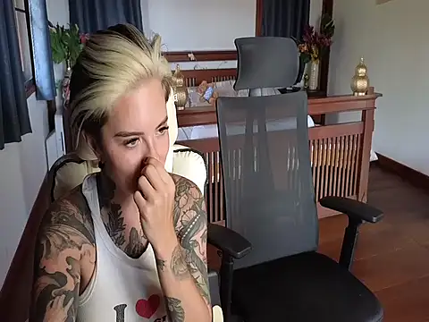 Alexandersonxo online show from March 18, 6:16 am