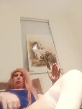 yourwhitesissyslut online show from May 27, 11:24 pm