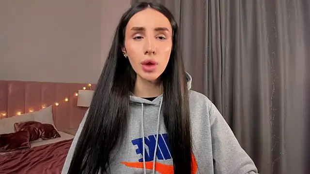 Kim Oberlin  online show from January 13, 4:12 pm