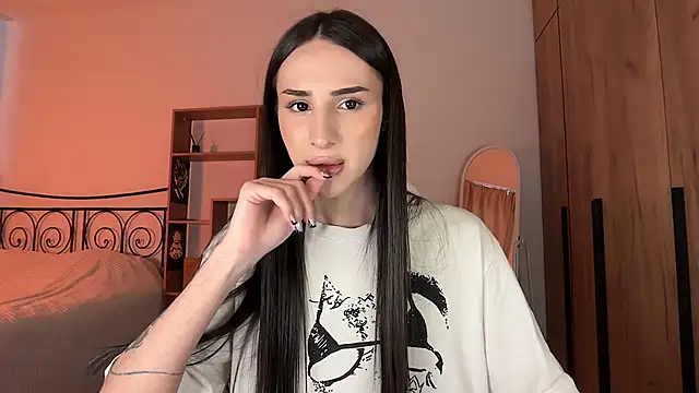 Kim Oberlin  online show from April 11, 4:11 pm