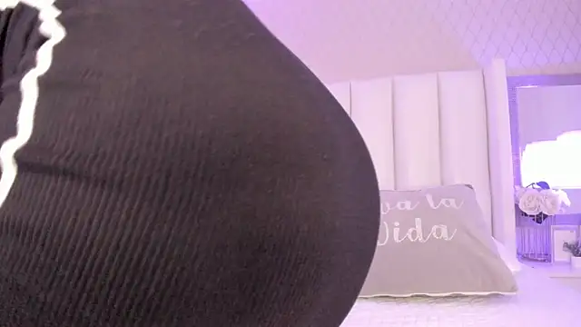 SophiaSmiiths  online show from June 2, 7:49 pm