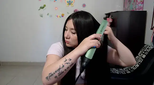 Snapshot of allison_11p chatting on December 20, 11:54 am allison 11p online show from December 20, 11:54 am