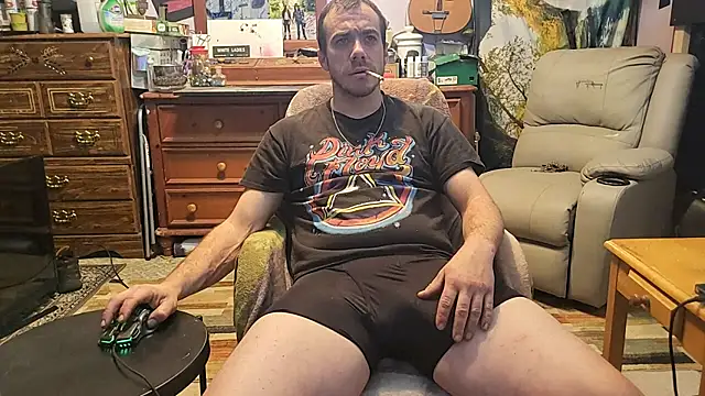 Snapshot of ScubaStevex chatting on January 11, 3:39 pm ScubaStevex online show from January 11, 3:39 pm