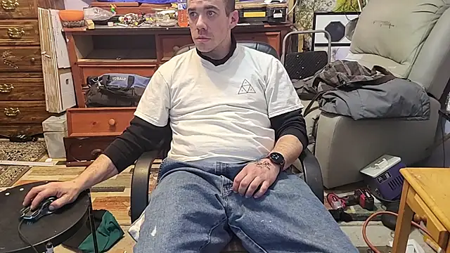 Snapshot of ScubaStevex chatting on February 2, 5:50 am ScubaStevex online show from February 2, 5:50 am