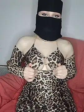 Qamarr online show from December 5, 11:29 pm