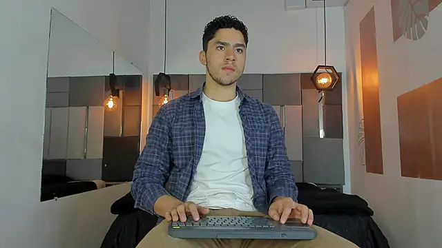 LiamNovak online show from February 11, 12:54 pm