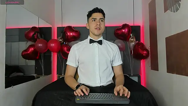 LiamNovak online show from February 14, 12:02 pm