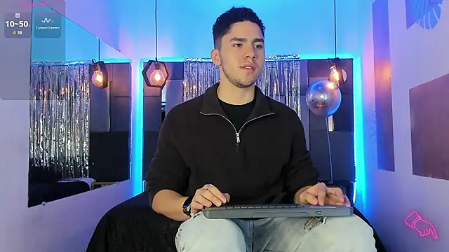 LiamNovak online show from February 20, 12:49 pm