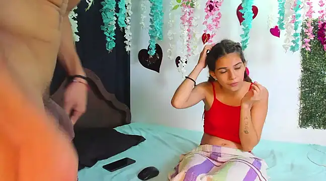 kattyandtom2 online show from February 12, 7:13 am