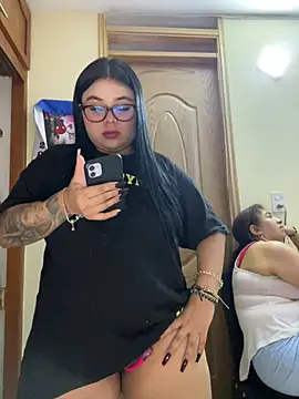 alissonfernandez  online show from March 21, 1:58 pm