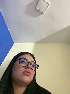 alissonfernandez  online show from March 26, 10:43 am