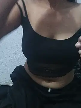 CuteMannaat online show from July 31, 5:45 pm