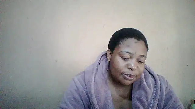 Snapshot of bustyboobs6 chatting on June 24, 8:24 am bustyboobs6 online show from June 24, 8:24 am