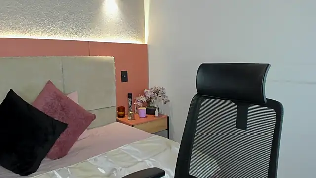 AniiRose online show from December 23, 12:41 am