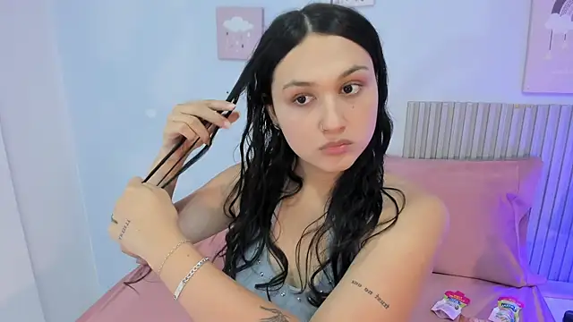 Snapshot of lana_boomer chatting on June 19, 8:01 pm lana boomer online show from June 19, 8:01 pm