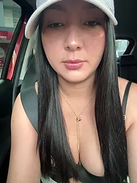 licky lu online show from April 18, 9:15 pm