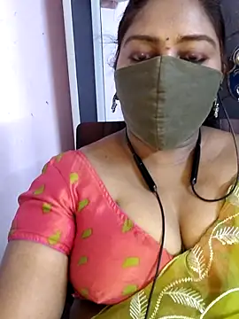 RomeoJuliet345 online show from April 18, 7:58 pm