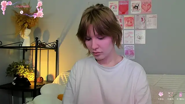 EvaStevs online show from March 9, 4:44 pm