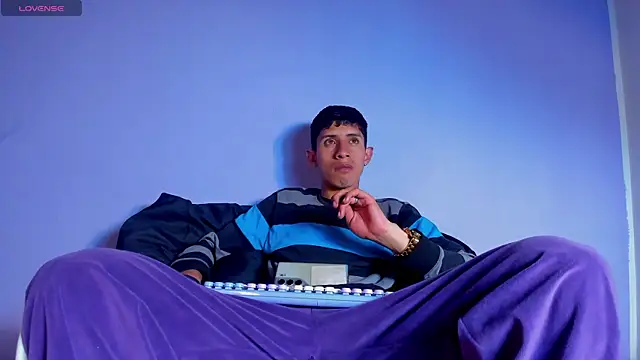 Snapshot of BIG_cockpether chatting on December 14, 2:39 am BIG cockpether online show from December 14, 2:39 am