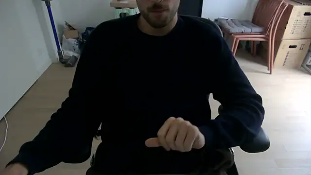 taallguyy 196 online show from May 16, 5:23 pm