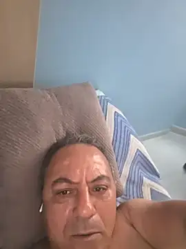 Snapshot of abdelhak33 chatting on March 22, 6:33 pm abdelhak33 online show from March 22, 6:33 pm