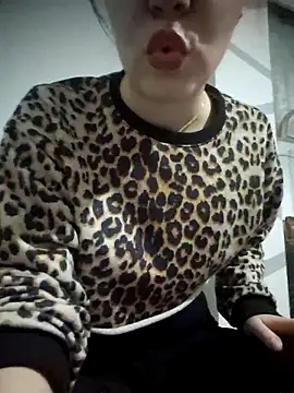 SUSELLAM1 online show from March 2, 6:19 pm