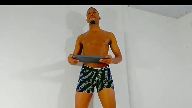 Snapshot of Amir_mikelsen chatting on February 8, 5:33 am Amir mikelsen online show from February 8, 5:33 am