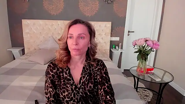 AllisonWilliams online show from April 27, 4:49 pm