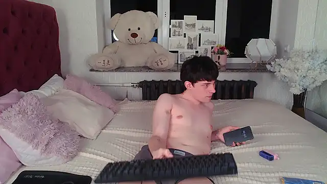 iwillfall online show from March 23, 4:44 pm