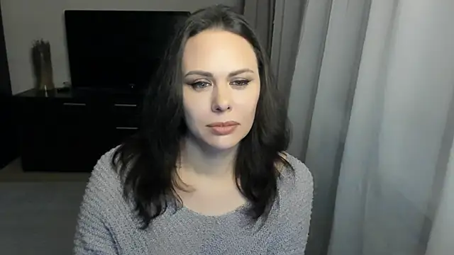 MollyCheiz online show from November 27, 1:46 pm