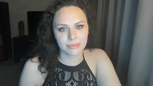 MollyCheiz online show from July 2, 11:55 pm