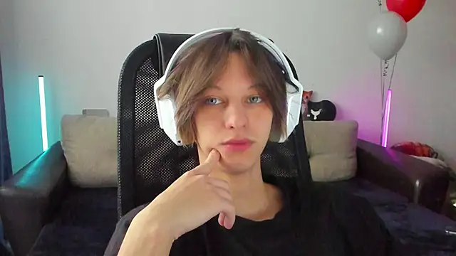 Ostin meow online show from January 13, 8:19 am