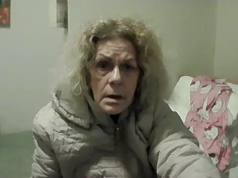 housewife shantie online show from February 15, 2:58 pm