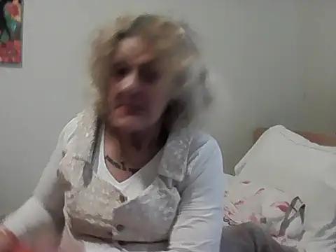 housewife shantie online show from March 28, 10:26 am