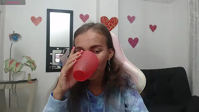 Snapshot of lulu_25_ chatting on December 27, 11:42 pm lulu 25 online show from December 27, 11:42 pm