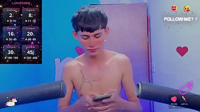Snapshot of tanjiro_cute chatting on June 7, 4:05 am tanjiro cute online show from June 7, 4:05 am