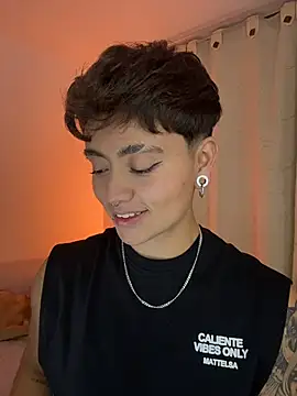 Snapshot of Chriss_gomez2 chatting on January 17, 7:24 am Chriss gomez2 online show from January 17, 7:24 am